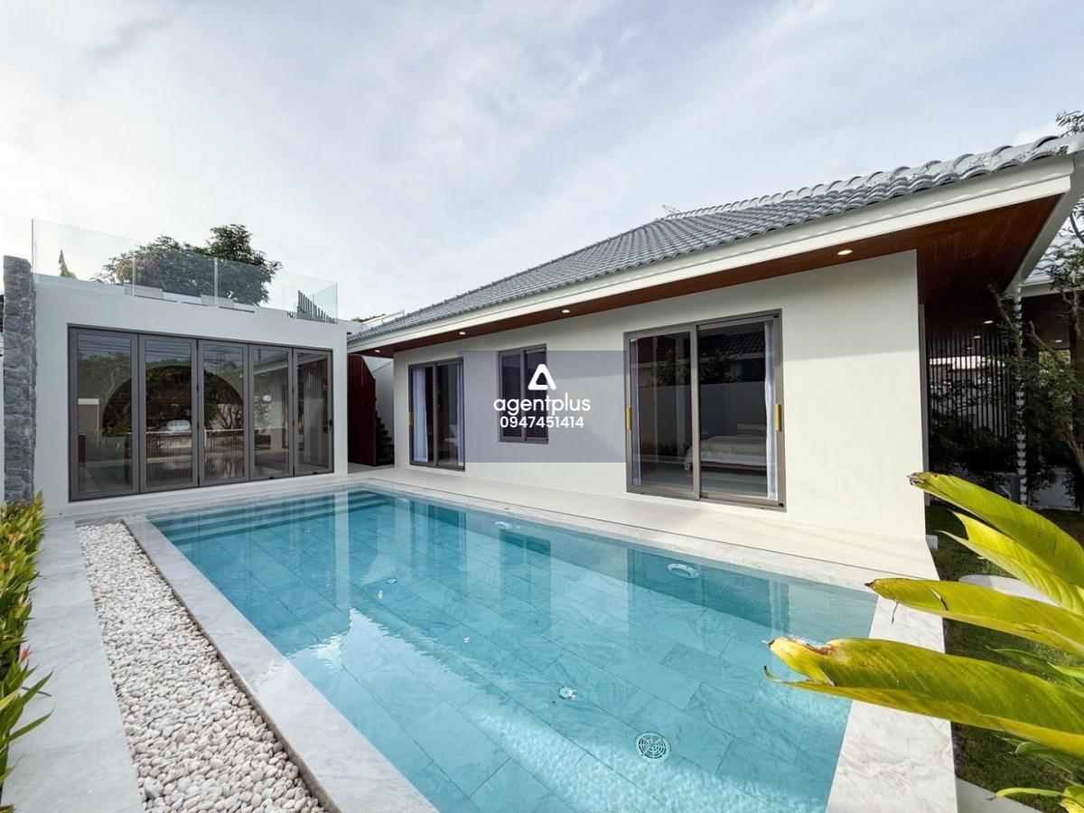 ขายพูลวิลล่า สไตล์โมเดิร์น ทำเลดีใกล้โรบินสันถลาง