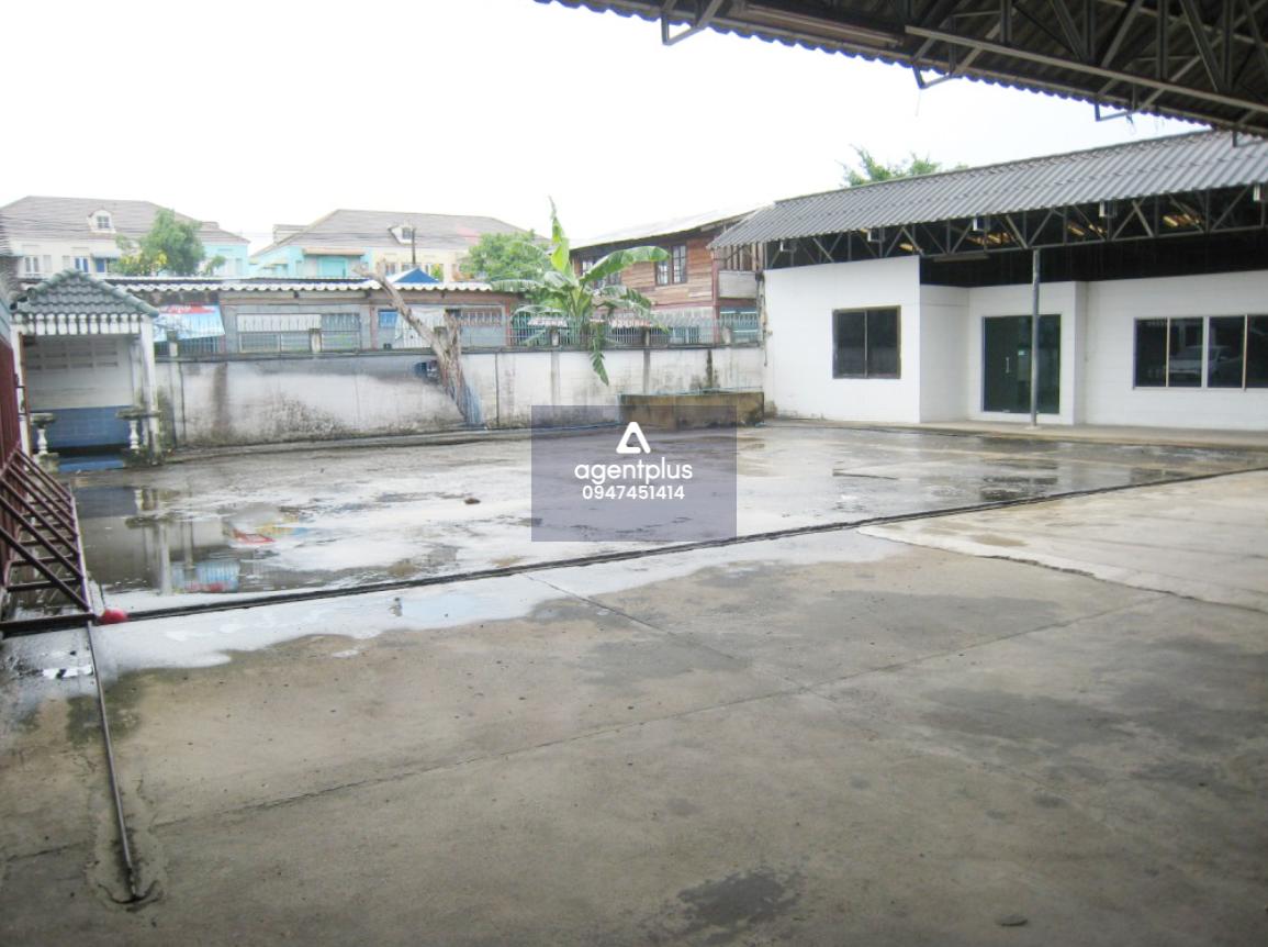 ขายอาคารสำนักงานพร้อมที่ดินเปล่า ทำเลดี ปากเกร็ด นนทบุรี พื้นที่กว้าง พร้อมอาคารใช้งานได้ทันที บรรยากาศเงียบสงบ