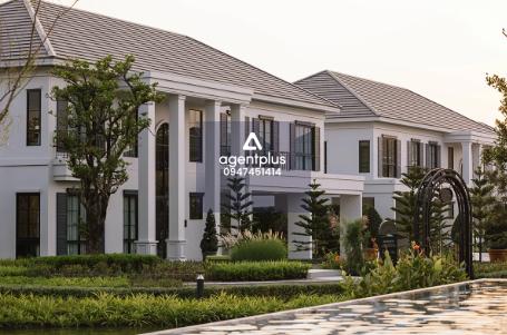 บ้านหรูดีไซน์โมเดิร์น ทำเลศักยภาพ — เศรษฐสิริ วัชรพล - เทพรักษ์