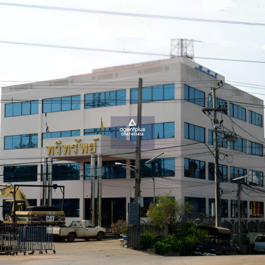 ขายอาคารสำนักงาน 4 ชั้น โรงซ่อมบำรุง พร้อมอาคารสำนักงานชั้นเดียว ทำเลศักยภาพ กบินทร์บุรี จังหวัดปราจีนบุรี เหมาะสำหรับธุรกิจและสำนักงานขนาดใหญ่