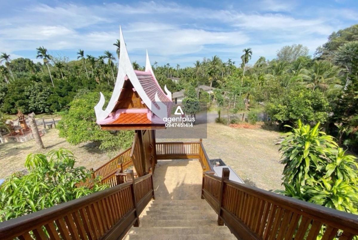 ขายบ้านเดี่ยวสไตล์เรือนไทย เมืองตราด บ้านเดี่ยว 2 ชั้น ครึ่งตึกครึ่งไม้ ผสมผสานเสน่ห์ความคลาสสิกแบบบ้านไทยดั้งเดิม พร้อมพื้นที่กว้างขวาง เหมาะสำหรับครอบครัวใหญ่ หรือพักผ่อนแบบส่วนตัว