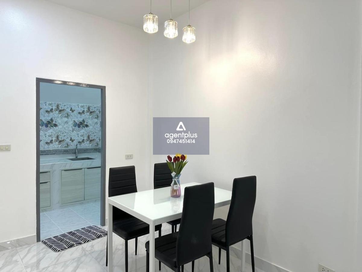 ทาวน์เฮ้าส์รีโนเวทใหม่ พร้อมอยู่ ฝั่งทะเล พัทยา ชลบุรี