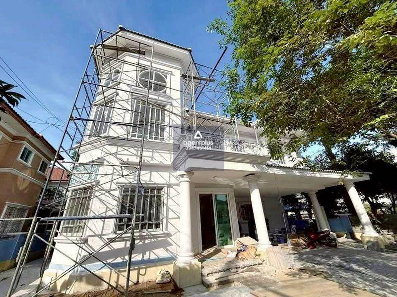 วิลล่าหรูใจกลางเมืองพัทยา ทำเลสุขุมวิท พัทยา 9 — หมู่บ้านพาร์ค อเวนิว