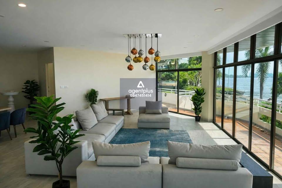 * ให้เช่าคอนโดวิวทะเล 2 ชั้น พร้อมสวนส่วนตัว