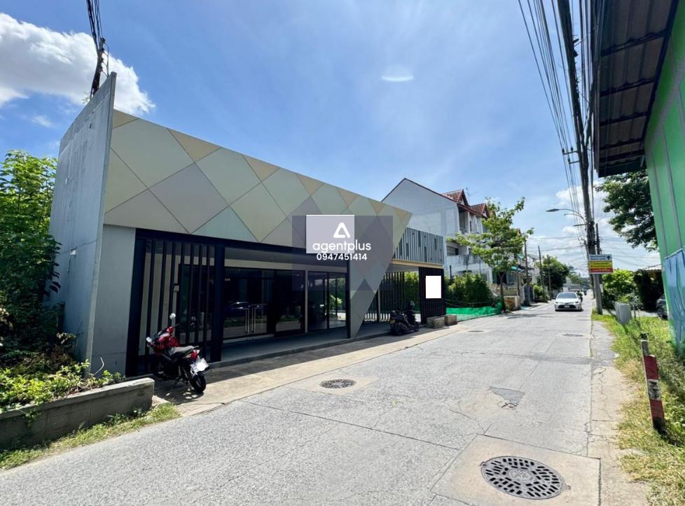 โชว์รูมและบ้านว่างเปล่าให้เช่า Sukhumvit Soi 76