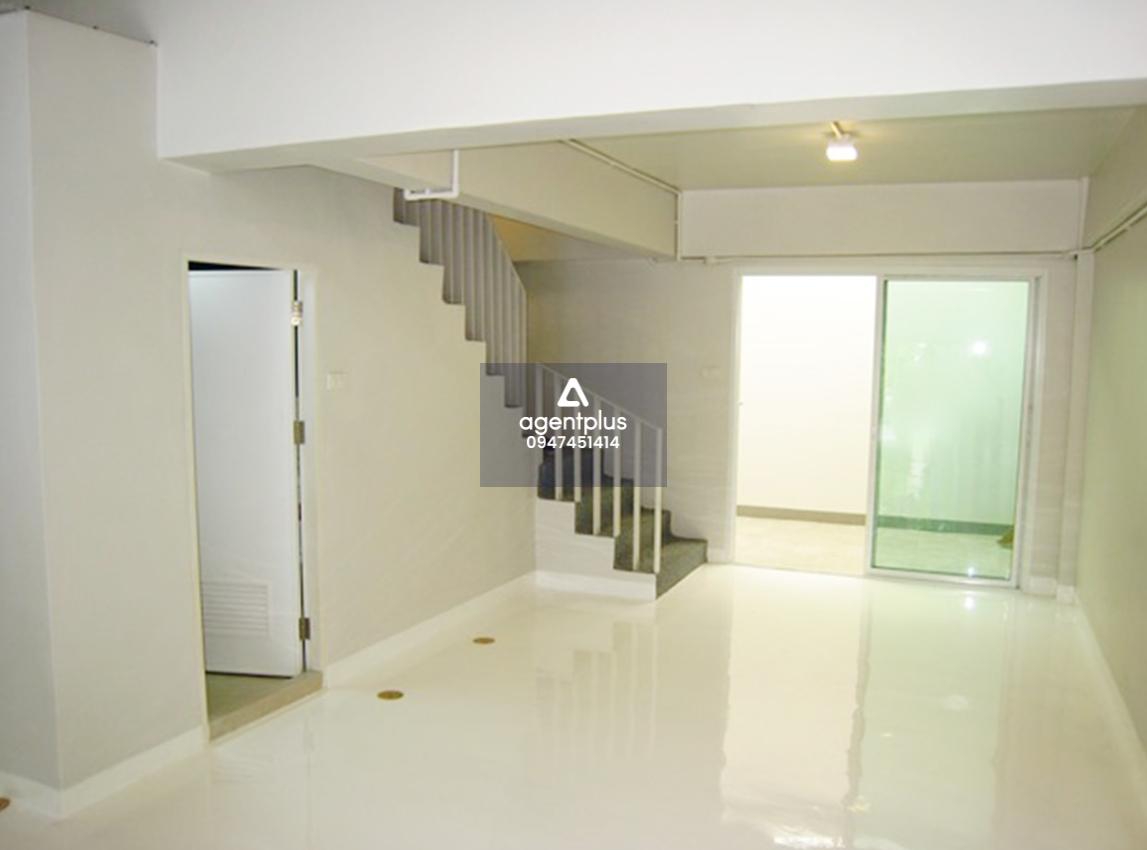 ขายด่วนอาคารพาณิชย์ ซอยประเสริฐมนูกิจ 40 อาคารพาณิชย์ 3.5 ชั้น ทำเลดี อาคารตกแต่งใหม่ สวยงาม เหมาะสำหรับทำสำนักงาน ร้านค้า หรืออยู่อาศัย เดินทางสะดวก รายล้อมด้วยสิ่งอำนวยความสะดวก