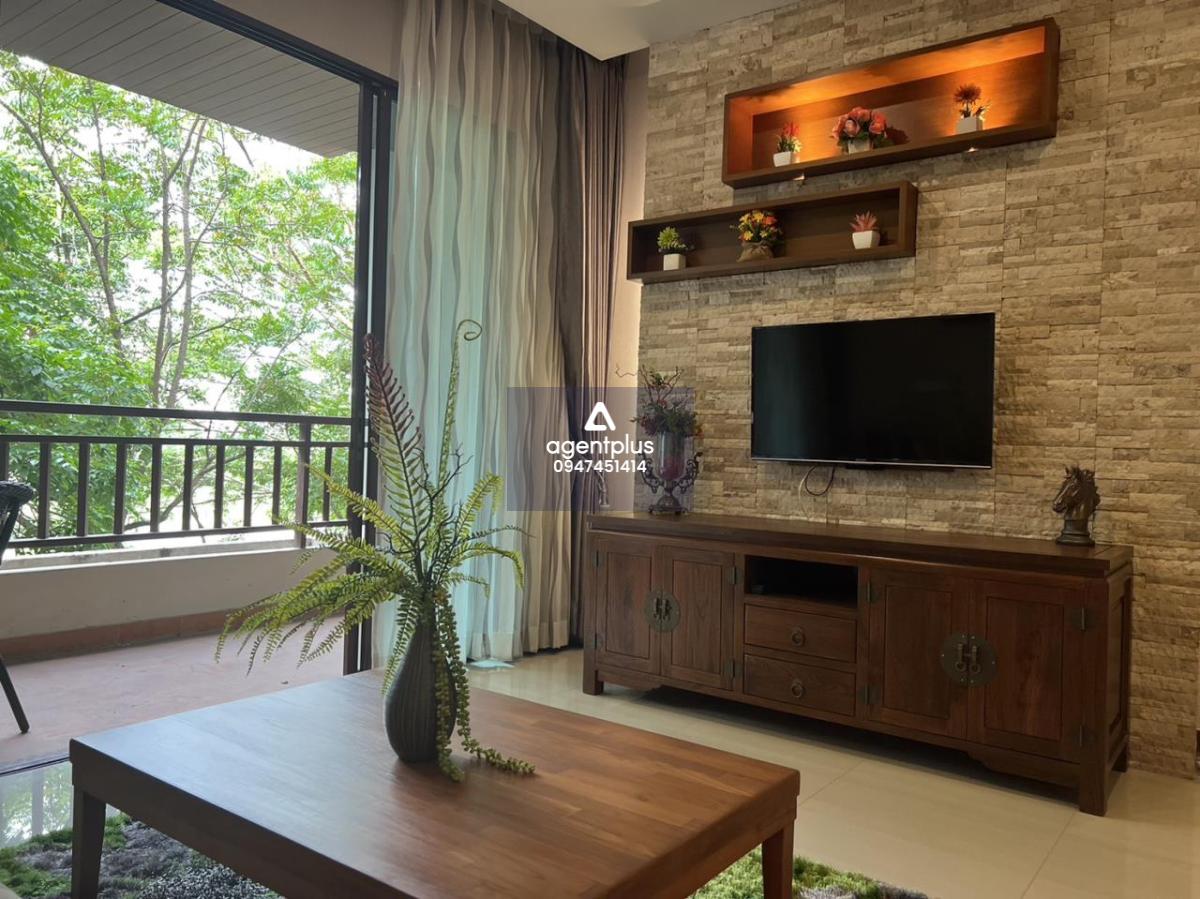 This centrally located condominium is for sale and it comes at the price of 4,600,000฿ 1 Bedroom & 1 Bathroom 64 square meters Fully furnished & fitted. It has been recently renovated from its original condition. Brand new furniture. Condo features, furni
