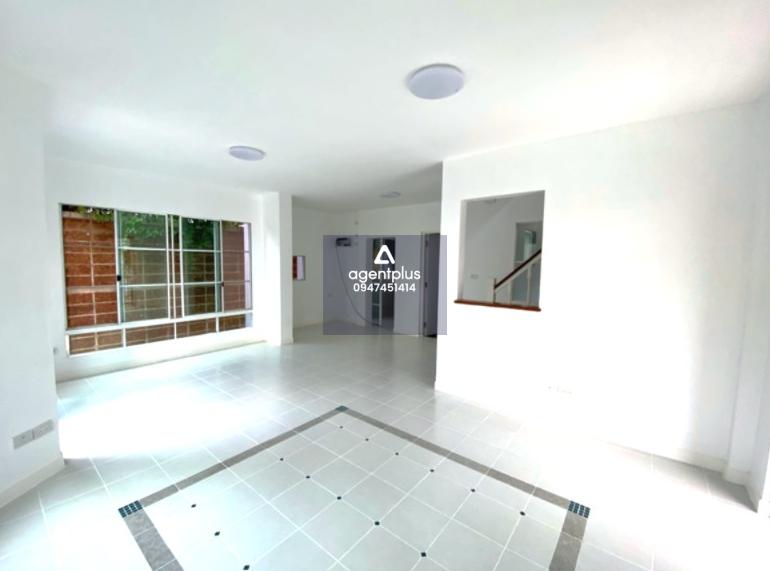 ขายบ้านเดี่ยว 2 ชั้น ปรับปรุงใหม่ โครงการปาริชาต สุวินทวงศ์ ซอยคุ้มเกล้า 11 ถนนคุ้มเกล้า ทำเลที่เดินทางสะดวก สามารถเข้า-ออกได้หลายเส้นทาง