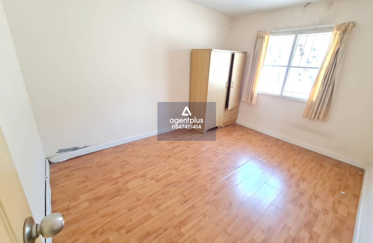 ขายทาวน์เฮ้าส์ 2 ชั้น  โครงการเดอะคอนเนค  1 กิ่งแก้ว สุวรรณภูมิ ถนนกิ่งแก้ว ล้อมรอบไปด้วยสิ่งอำนวยความสะดวกและสถานศึกษามากมาย