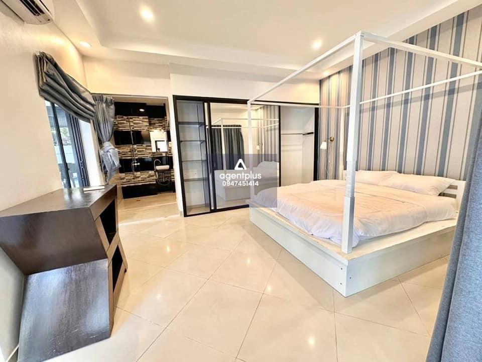 #ให้เช่าบ้านพูลวิลล่าใจกลางเมืองพัทยา- พระตำหนักซอย 5  ใกล้ชายหาดและวอกกิ้งสตรีท สะดวกสบาย แวดล้อมด้วยสิ่งอำนวยความสะดวกครบครัน