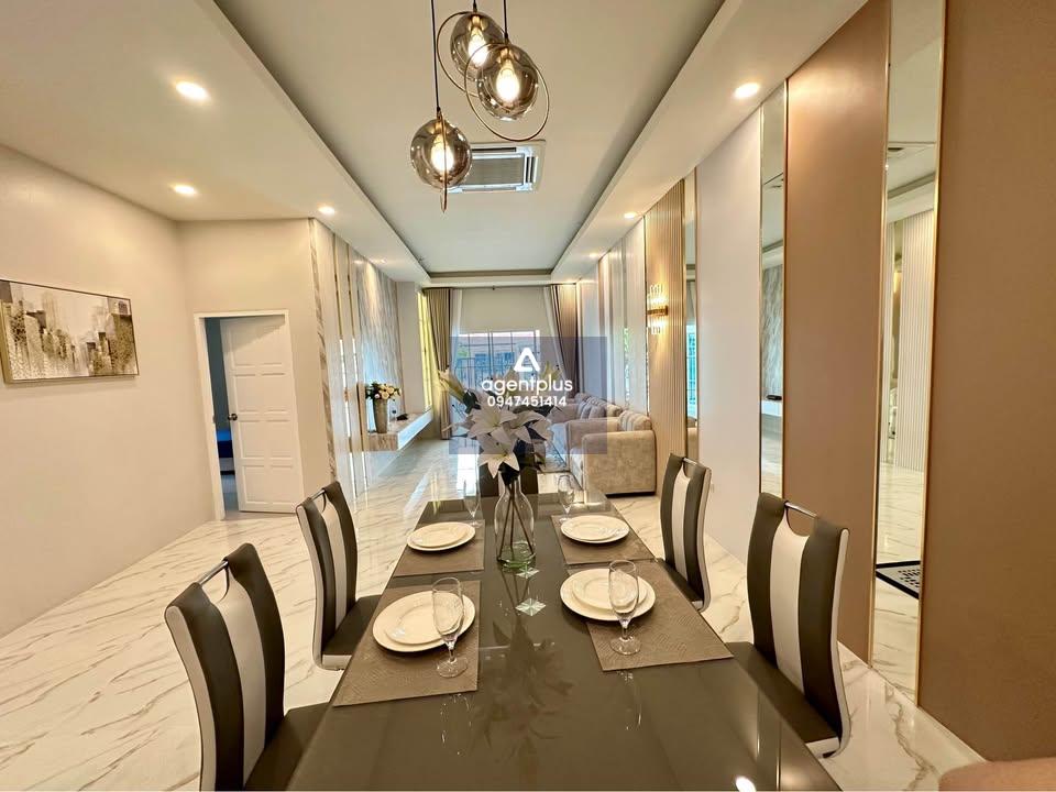 บ้านสวย เฟอร์นิเจอร์ครบ พร้อมสระว่ายน้ำในโครงการ ใกล้ห้างเดอะขิล เขาน้อย พัทยา