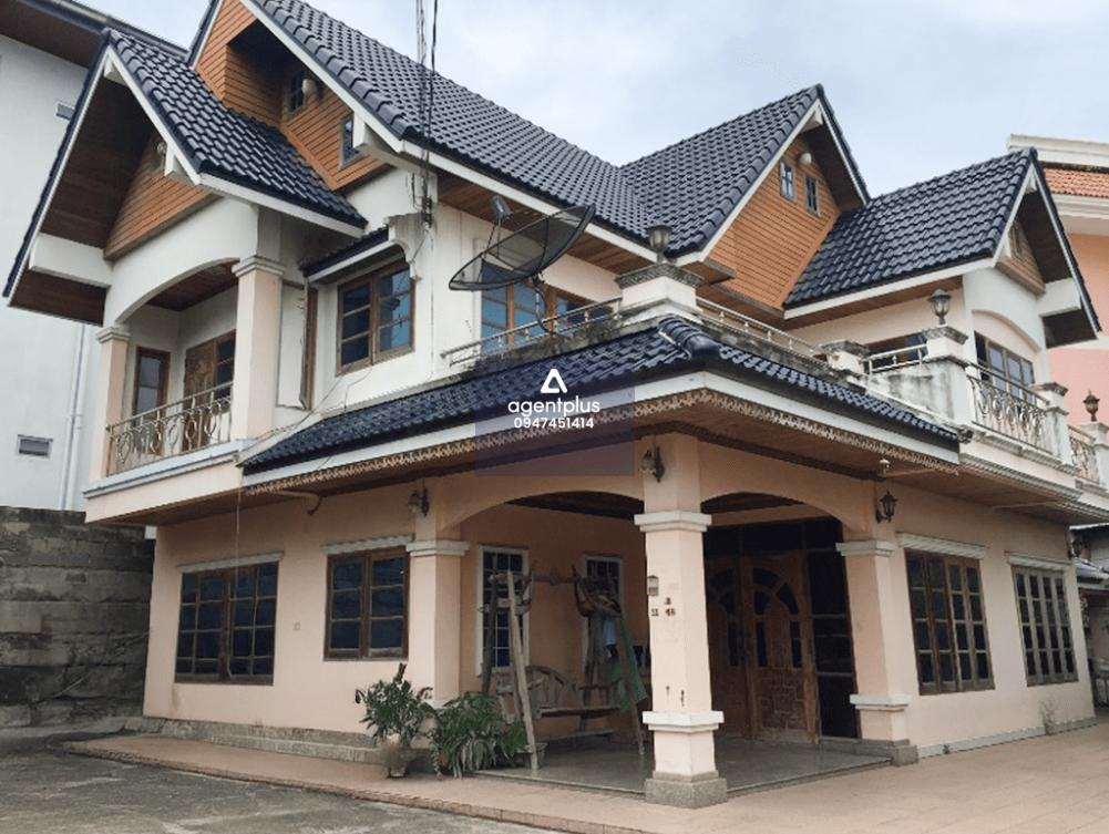 บ้านเดี่ยว 2 ชั้น ห่างจากถนนสายอ่าวอุดม-ปากร่วม ประมาณ 100 เมตร ทำเลแหล่งชุมชน สาธารณูปโภคพร้อม การคมนาคมสะดวก