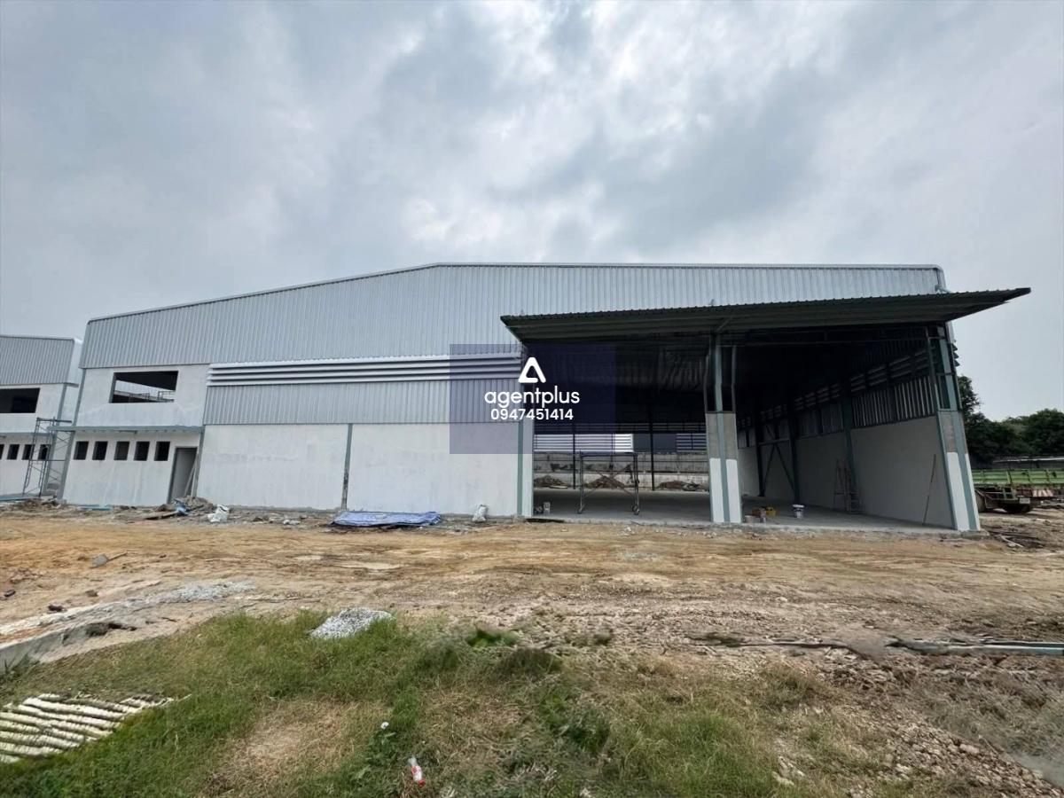 *ให้เช่าโกดังใหม่ พร้อมใช้งาน เลือกขนาดได้ เดินทางสะดวก รถคอนเทนเนอร์เข้าได้ พนัสนิคม ชลบุรี