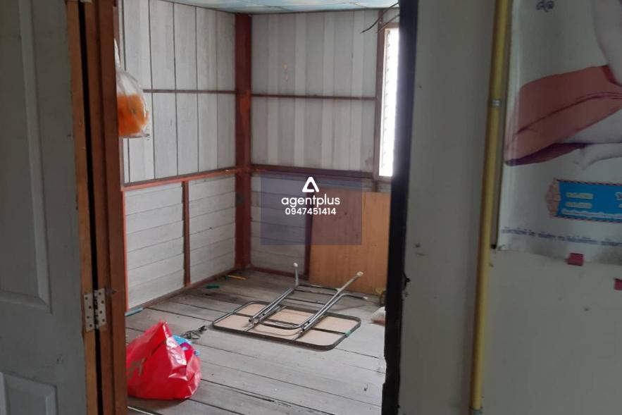 ที่ดินพร้อมบ้านพักอาศัยครึ่งตึกครึ่งไม้ 2 ชั้น บางกร่าง เมืองนนทบุรี