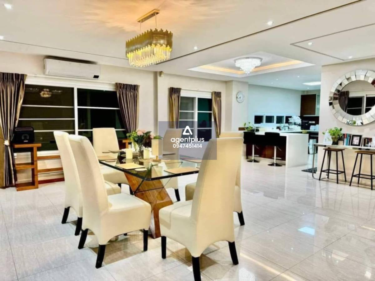 ขาย/เช่า พูลวิลล่าเซ็นทรัล ปาร์ค ฮิลล์ ไซด์ รีโนเวทใหม่หลังใหญ่ ไซส์ครอบครัว 