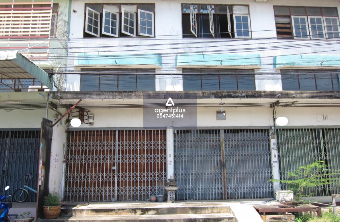 ขายด่วนอาคารพาณิชย์ 3.5 ชั้น (2คูหา) เหมาะกับการเอามารีโนเวทใหม่ ซอยเอกชัย 110 ถนนกาญจนาภิเษก, ถนนบางบอน