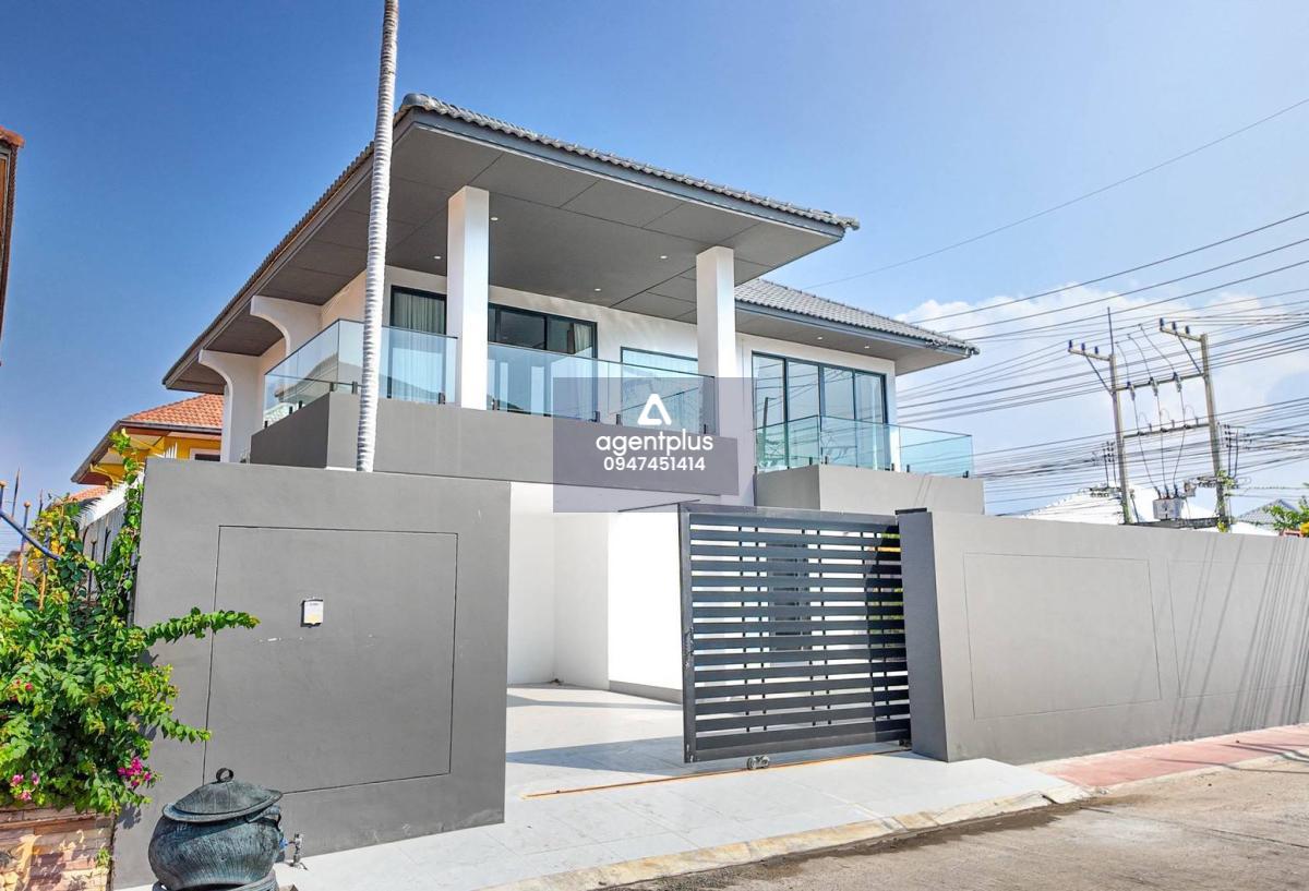 ขายบ้านหรู ทำเลดี พร้อมเข้าอยู่ เหมาะอยู่อาศัยและลงทุน โครงการเอกมงคล วิลเลจ 2 พัทยา