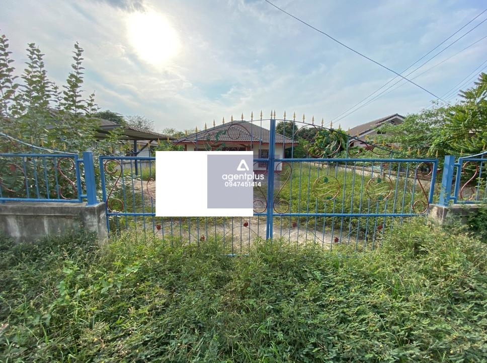 บ้านเดี่ยวชั้นเดียว ทำเลดีโครงการติดถนนใหญ่ ถนนพนมสารคาม - สัตหีบ (331) เดินทางเข้า-ออกสะดวก โครงการหมู่บ้านนำโชค