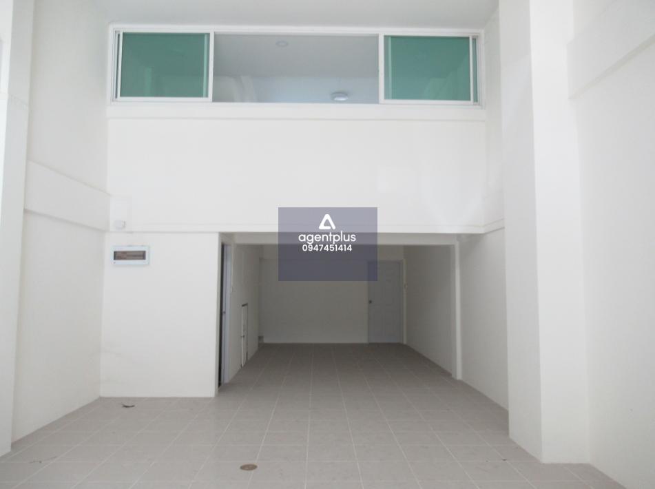 อาคารพาณิชย์ 2.5 ชั้น ทำเลดี การคมนาคมสะดวก ระบบสาธารณูปโภคครบครัน โครงการท๊อปแลนด์