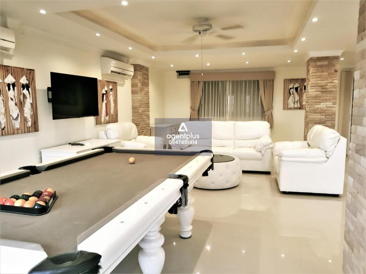 This penthouse is for sale at the price of 4,250,000฿ (Recently reduced from 4,950,000฿) and for rent at the price of 35,000฿ (12 month contract) 2 bedroom & 3 bathrooms 146 square meters 10th floor Foreign quota Recently renovated from its original condi