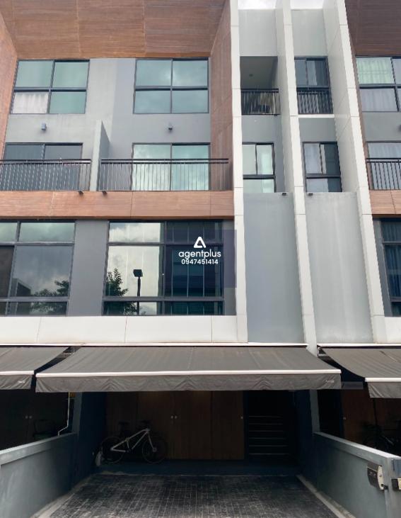 ขายทาวน์โฮม 3.5 ชั้น อาร์เด้น พระราม 3 แปลงพิเศษ ติดสวนส่วนกลาง วิวเปิดโล่ง มีแค่ไม่กี่ยูนิต ได้อารมณ์บ้านเดี่ยว