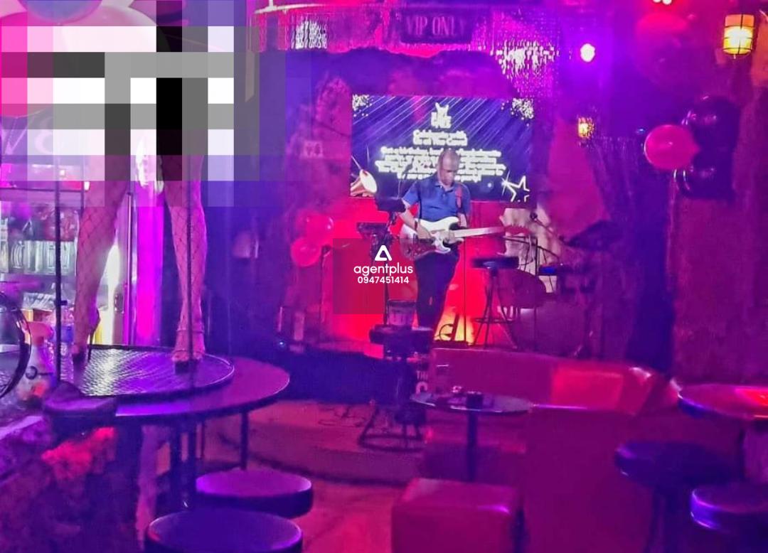 เซ้งบาร์มีสไตล์ที่ LK Metro ราคาสุดคุ้ม ไม่มีค่าแป๊ะเจี๊ยะ!