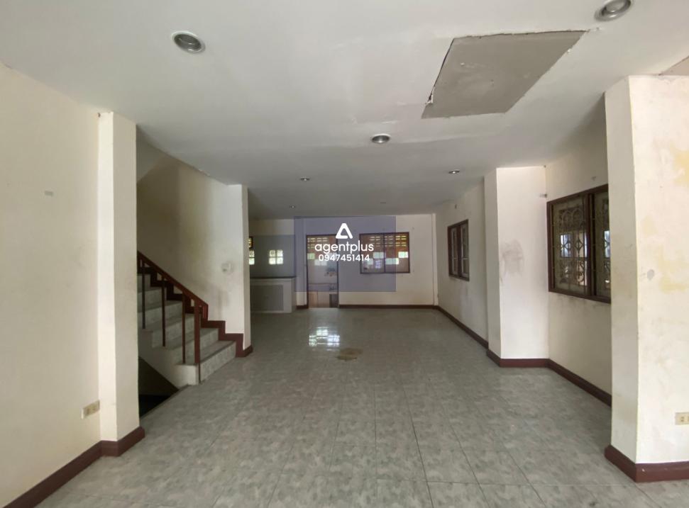 บ้านแฝด โครงการชนากาญจน์ 2 บ้านแฝด 2 ชั้น ทำเลดี เดินทางสะดวก ใกล้ถนนสุขุมวิท (ทล.3) แวดล้อมด้วยแหล่งชุมชน เหมาะอยู่อาศัย ใกล้สิ่งอำนวยความสะดวก