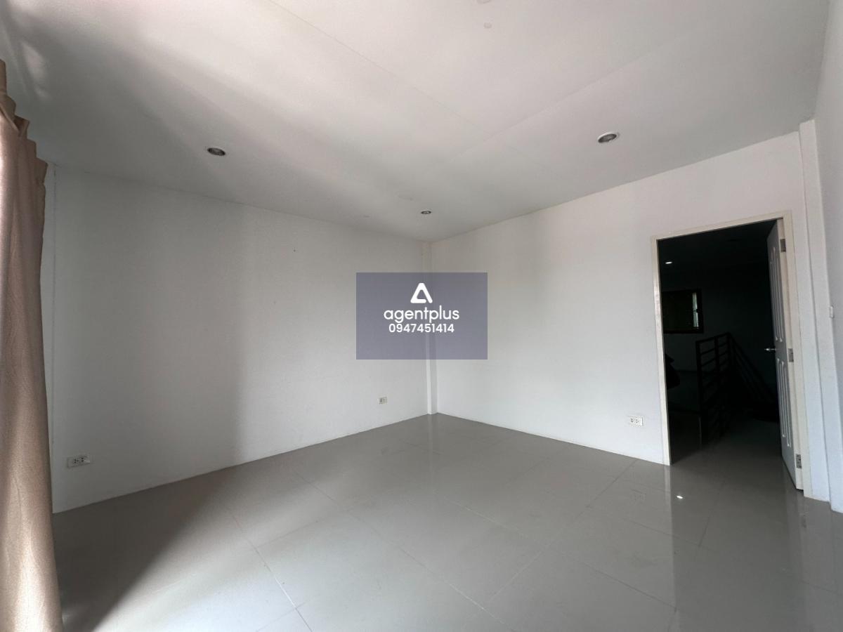 าคารพาณิชย์ทำเลศักยภาพ ในซอยห้วยใหญ่ พร้อมให้คุณเริ่มต้นธุรกิจหรืออยู่อาศัยได้ทันที