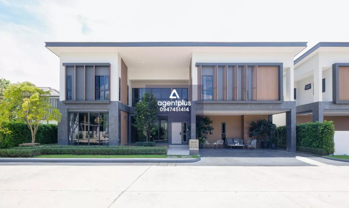 ขายบ้านเดี่ยวหรู วิลล่า 168 นิวกรุงเทพกรีฑา บ้านดีไซน์โมเดิร์น บนทำเลศักยภาพย่านนิวกรุงเทพกรีฑา ใกล้สิ่งอำนวยความสะดวกครบครัน เดินทางสะดวกเข้าออกได้หลายเส้นทาง