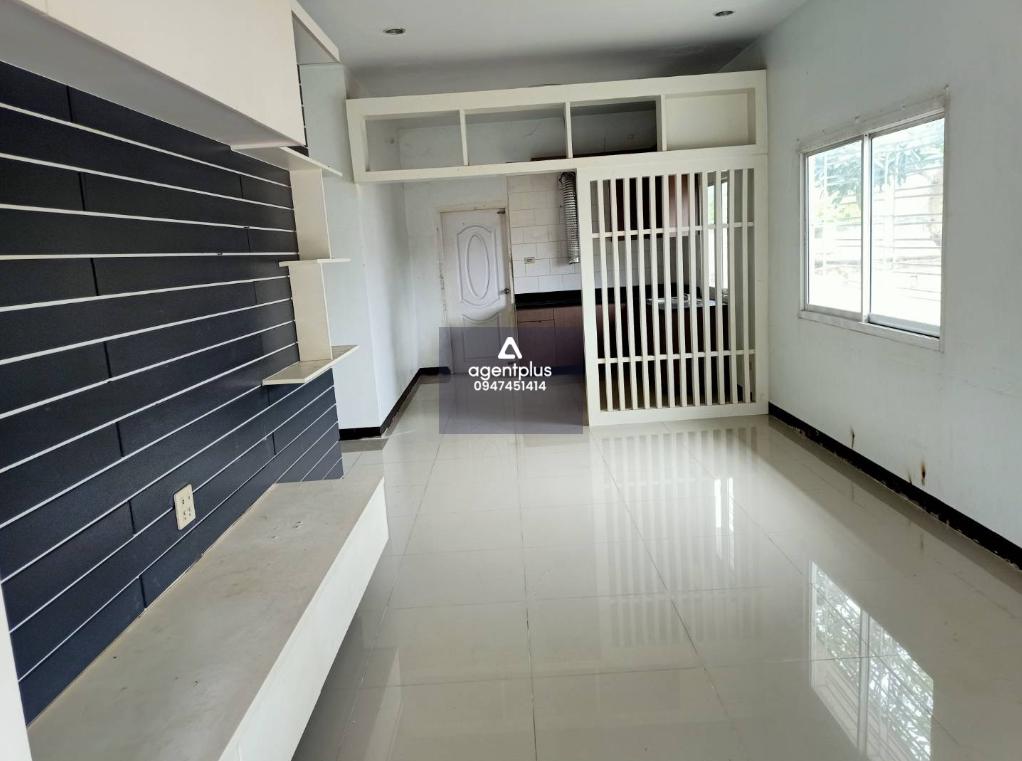 บ้านเดี่ยว โครงการสมาร์ทแลนด์ กรีนพาร์ค ระยอง ทำเลโครงการติดถนนปลวกแดง-ห้วยปราบ(รย.3013) เป็นโครงการขนาดใหญ่ เดินทางเข้า-ออกสะดวก