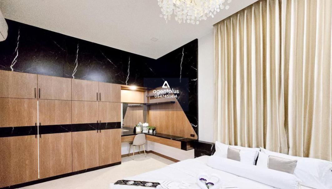 รีบด่วน ราคานี้มีเพียงสามหลังเท่านั้น! บ้านเดี่ยวหนึ่งชั้น สไตล์นอนเด็กเพดานสูงโปร่งสบายไม่อึดอัด มาพร้อมสระว่ายน้ำส่วนตัว 3 ห้องนอน 4 ห้องน้ำ