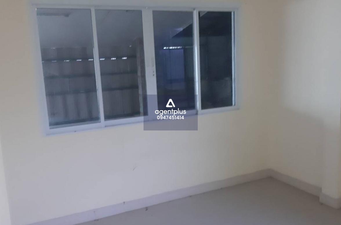 ขายด่วนบ้านเดี่ยวชั้นเดียว โครงการหมู่บ้านมารวย มอเตอร์เวย์ ถนนมอเตอร์เวย์ ราคา 2.5 ล้านบาท 3 ห้องนอน 2 ห้องน้ำ สามารถจอดรถได้ถึง 2 คัน