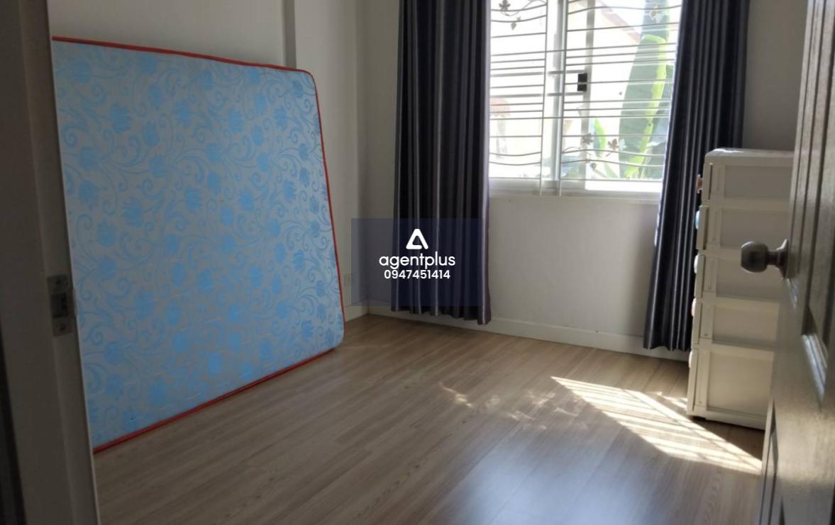 ขายด่วนทาวน์เฮ้าส์ 2 ชั้น โครงการบ้าน นาราภัทร ด่านสำโรง 3 นอน 2 น้ำ 2.9 ล้านบาท รายล้อมไปด้วยสิ่งอำนวยความสะดวกมากมาย