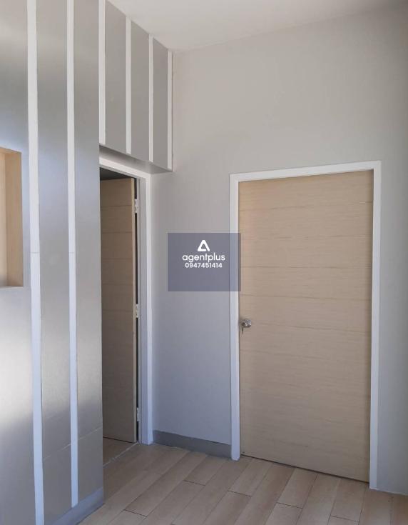 พื้นที่เช่า เหมาะสำหรับทำออฟฟิต / ร้านอาหาร Roof Top ฟรี!!ค่าส่วนกลาง ตลอดสัญญเช่า