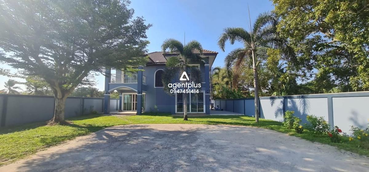 ขายบ้านหลังใหญ่ พร้อมสระ เนื้อที่กว้างมาก หนองมะนาว พัทยา