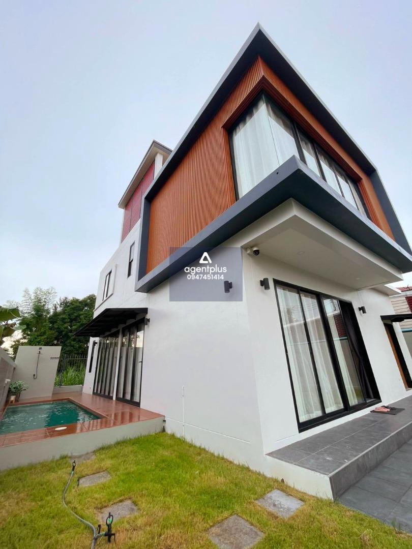 ขายบ้านเดี่ยว 3 ชั้นพร้อมสระว่ายน้ำ ห้วยใหญ่ พัทยา