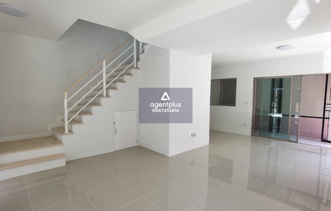 ขายทาวน์เฮ้าส์ 2 ชั้น โครงการมีโมเดิร์นโฮม บางปะอิน อยุธยา ทำเลดี ใกล้ถนนอุดมสรยุท (ทล.308) เดินทางสะดวก เข้า-ออกง่าย