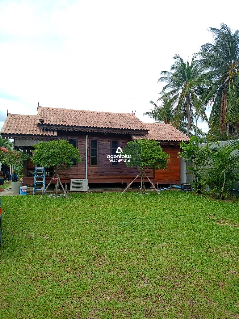 ขายบ้าน 2 หลัง มีฟิสเนสส่วนตัว บริเวณกว้างขวางมาก