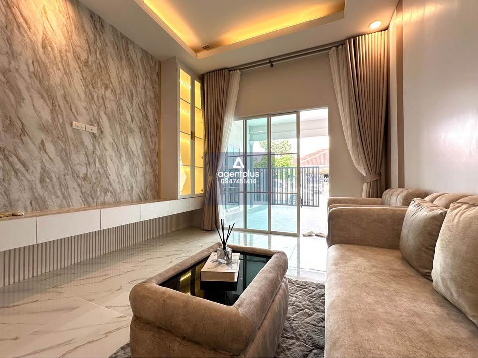 บ้านสวย เฟอร์นิเจอร์ครบ พร้อมสระว่ายน้ำในโครงการ ใกล้ห้างเดอะขิล เขาน้อย พัทยา