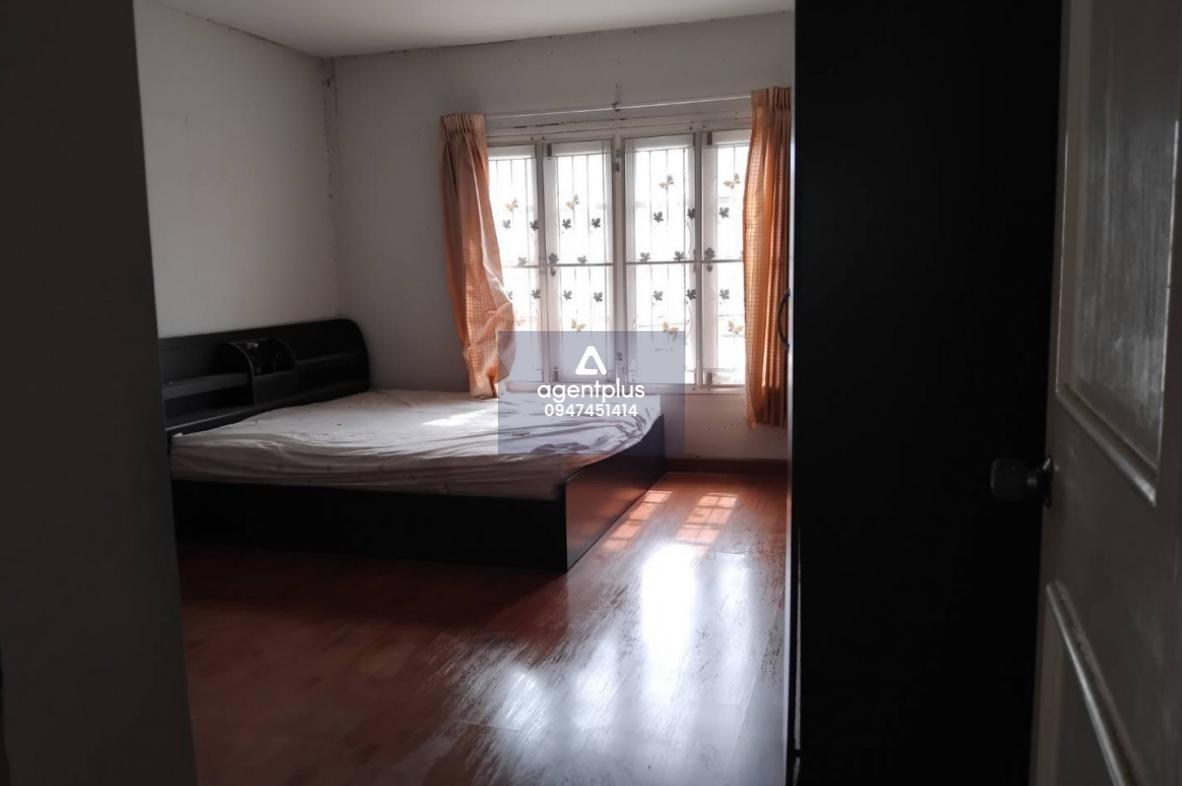 ขายด่วนทาวน์เฮ้าส์ 2 ชั้น โครงการมนวดี เอ็กคลูซีฟ อยู่ใกล้ รถไฟฟ้าสายสีม่วง สถานีคลองบางไผ่ เดินทางสะดวกใกล้ถนนกาญจนาภิเษก