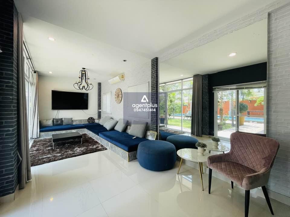 * บ้านพูลวิลล่าสไตล์โมเดิล ตกเเต่งครบพร้อมเข้าอยู่ ห้วยใหญ่ พัทยา