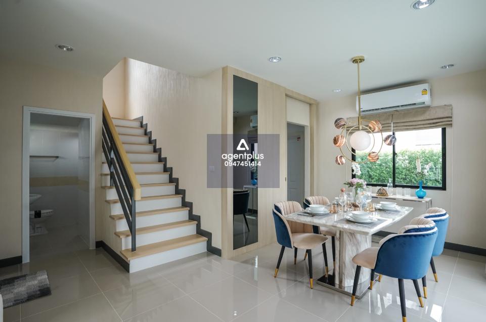 ขายด่วนบ้านเดี่ยว เสนา วิลล์ บรมราชชนนี - สาย 5 บ้านเดี่ยว 2 ชั้น ดีไซน์ทันสมัย ฟังก์ชันครบ เหมาะสำหรับครอบครัว ขนาดกะทัดรัด ใช้สอยลงตัว