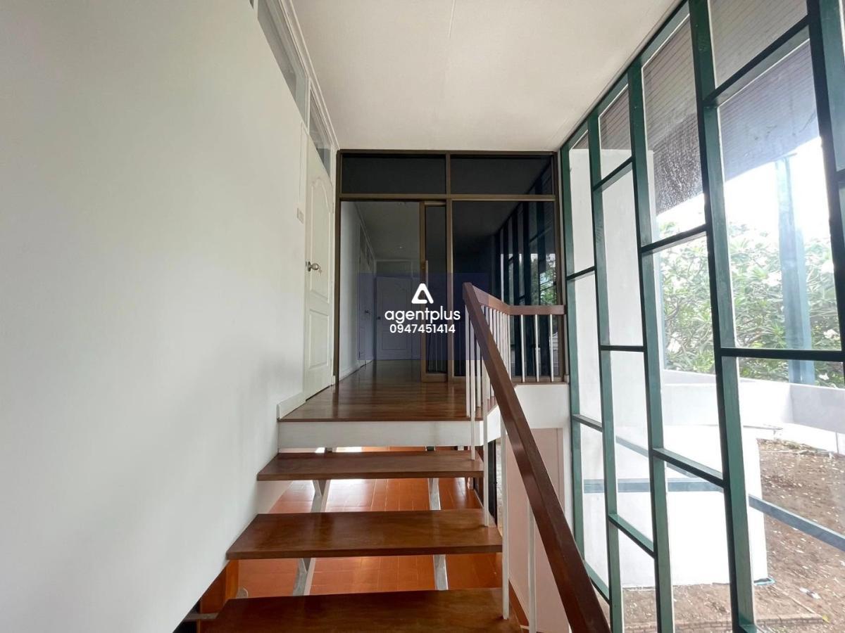 ให้เช่าบ้านเดี่ยวรัชดาภิเษกซอย 19 ใกล้ MRT รัชดา รับต่างชาติ กรุงเทพฯ