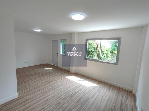 ขายทาวน์เฮ้าส์ 3 ชั้น ซี.พี.พาร์คเลนบึงกุ่ม ปรับปรุงใหม่ ติดถนนนวลจันทร์ 12 เดินทางสะดวกเชื่อมต่อถนนต่างๆ ได้หลายสาย