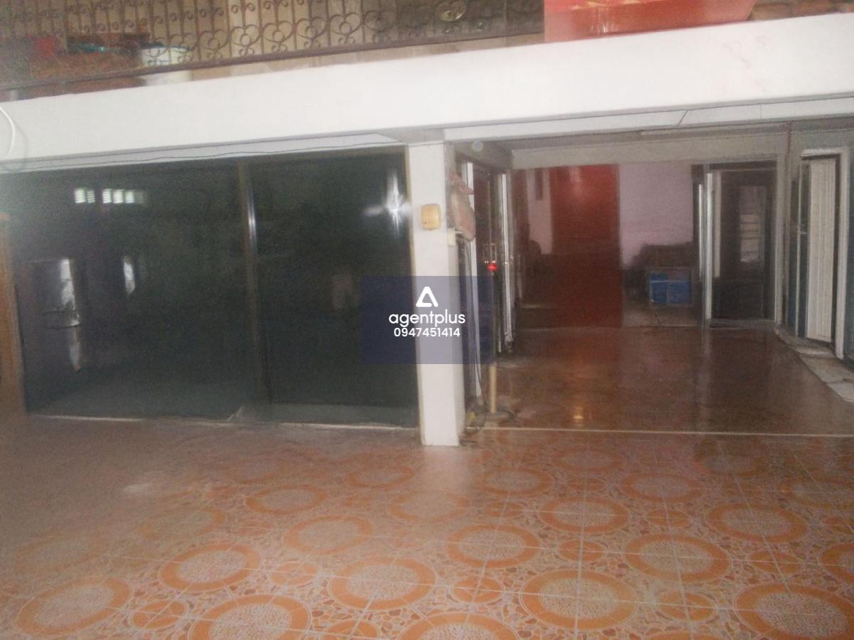 อาคารพาณิชย์ พร้อมโกดัง และอาคารพาณิชย์ 2 ชั้น มีชั้นลอย 3 คูหา ทำเลดีเดินทางสะดวก ระบบสาธารณูปโภคครบครัน