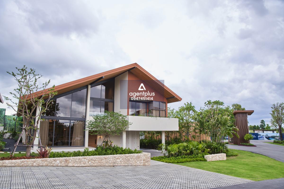 โครงการบ้านหรู ที่ตั้งอยู่ในทำเล ที่สะดวกสบายพร้อมการออกแบบที่ทันสมัย 