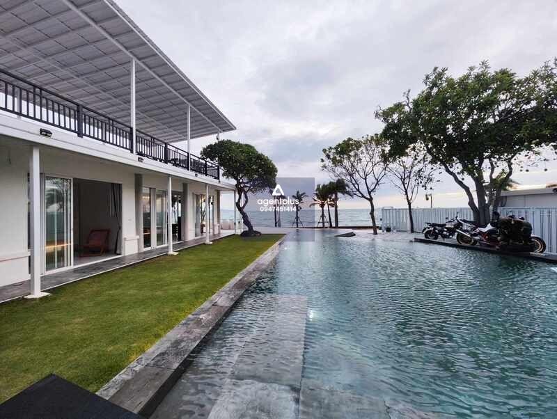 *ขายพูลวิลล่าติดทะเล 100% Beach Villa ที่นาจอมเทียน พัทยา