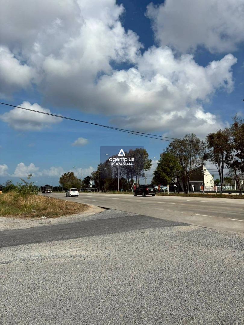 *ขายโกดังพื้นที่ใหญ่ ติดถนนสาย 36 พัทยา–กระทิงลาย ชลบุรี