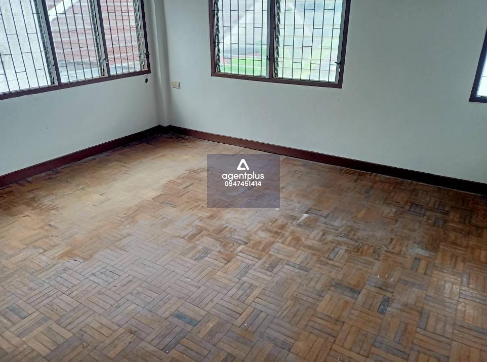 บ้านแฝด 2 ชั้น โครงการระยองซิตี้ ปาร์ค ทำเลดี ติดถนนทล.36 เดินทางเข้า-ออกสะดวก อยู่ในย่านชุมชน