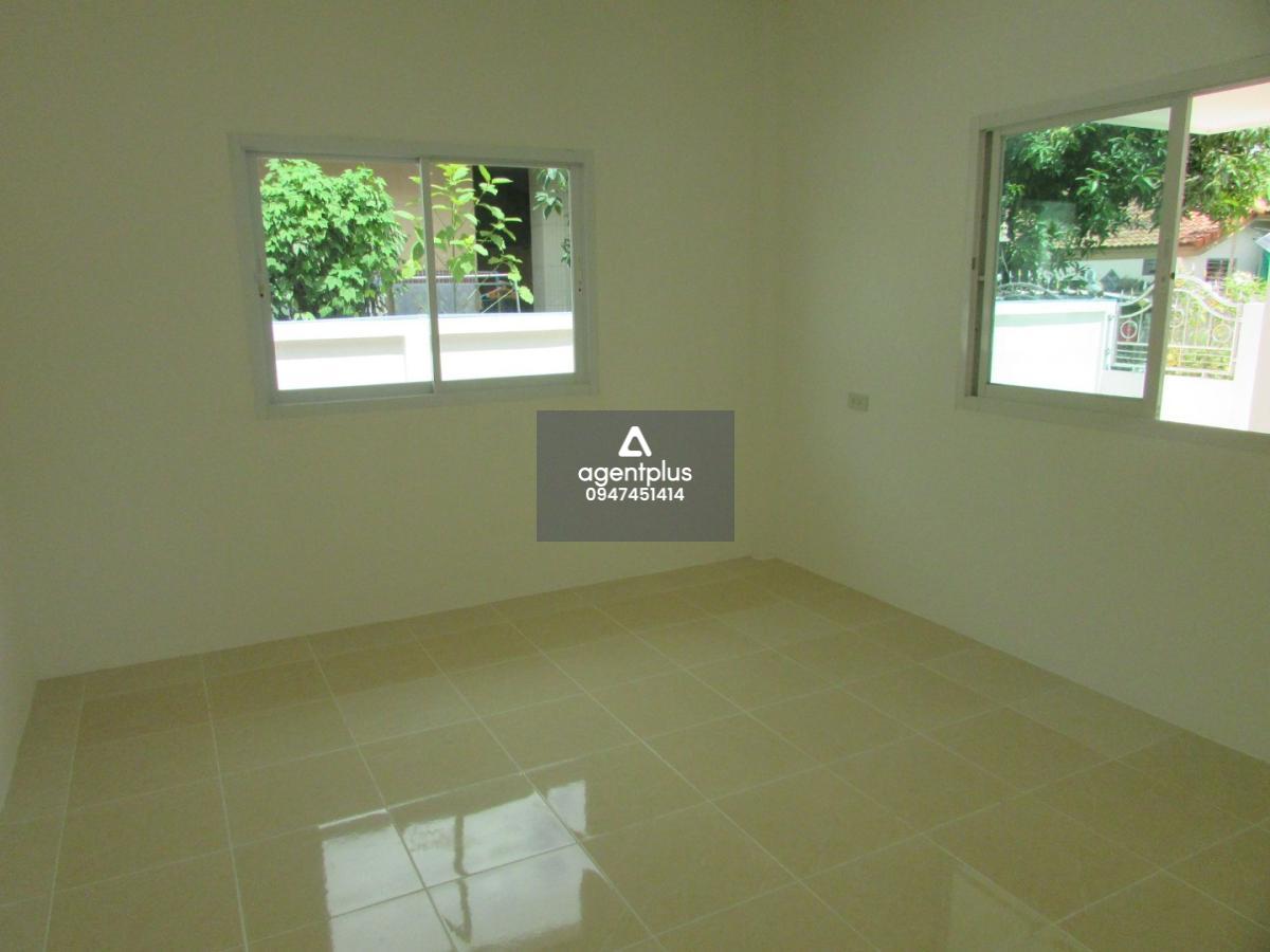 บ้านเดี่ยว โครงการสุวินทร์ธารา เมืองฉะเชิงเทรา ปรับปรุงใหม่ ทำเลดีตั้งอยู่ใกล้ถนนแยกทางหลวงหมายเลข 304